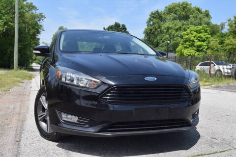 2017 Ford Focus SE FWD photo
