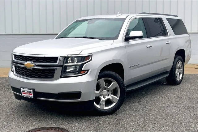 2017 Chevrolet Suburban LT 4WD photo