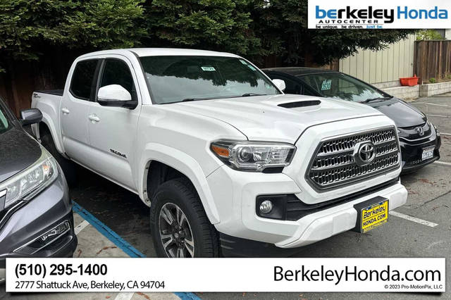 2017 Toyota Tacoma TRD Sport RWD photo