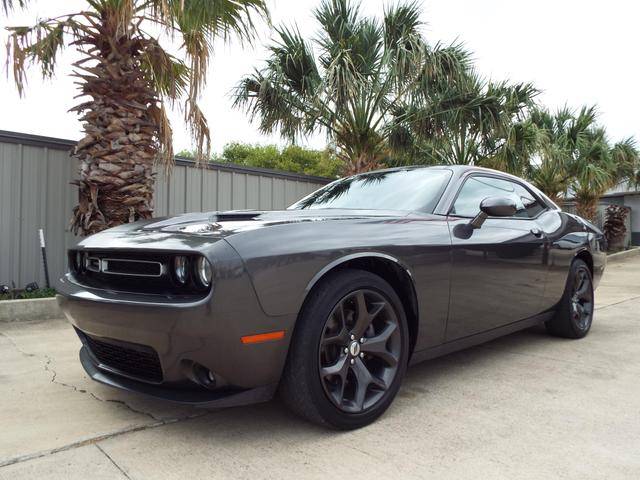 2017 Dodge Challenger SXT Plus RWD photo