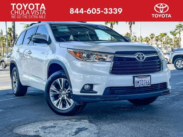 2015 Toyota Highlander LE Plus FWD photo
