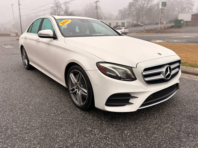 2017 Mercedes-Benz E-Class E 300 Sport RWD photo