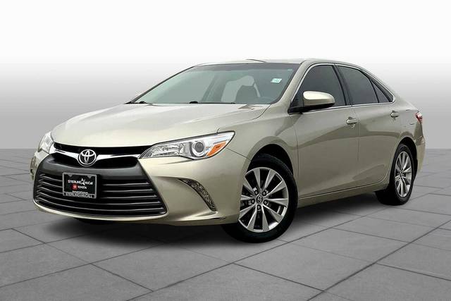 2017 Toyota Camry XLE FWD photo