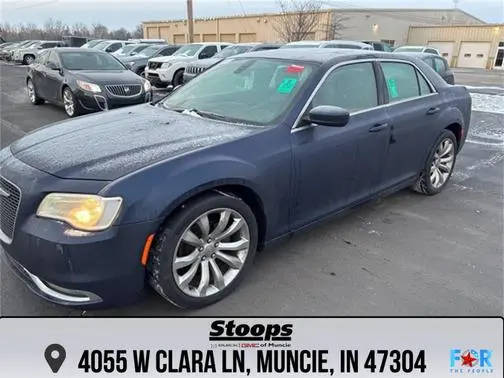 2017 Chrysler 300 Limited RWD photo
