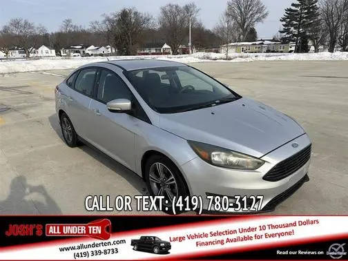 2017 Ford Focus SE FWD photo