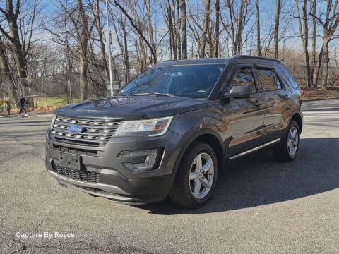2017 Ford Explorer XLT 4WD photo