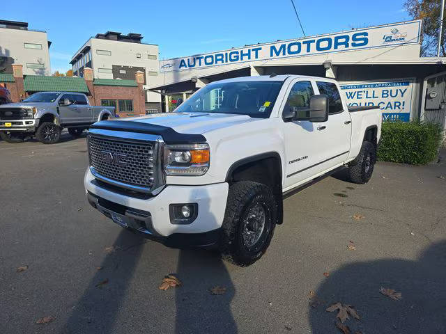 2015 GMC Sierra 3500HD Denali 4WD photo