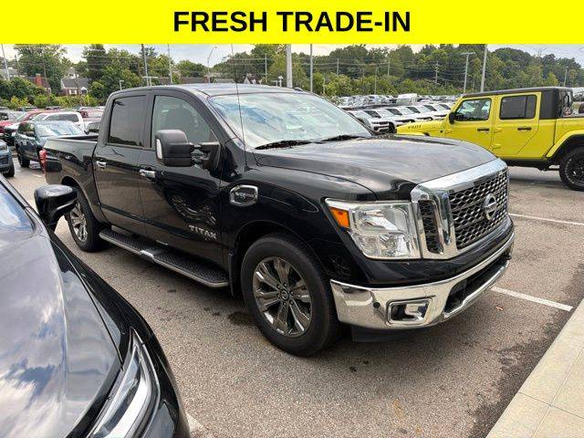 2017 Nissan Titan SV 4WD photo
