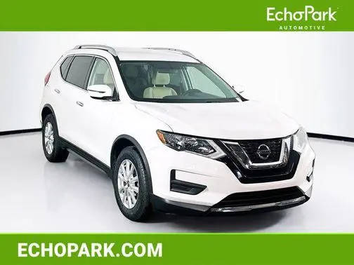 2017 Nissan Rogue SV FWD photo