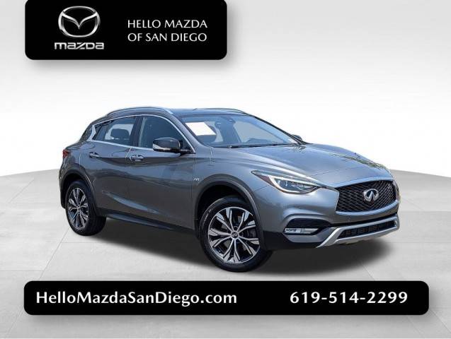 2017 Infiniti QX30 Premium AWD photo