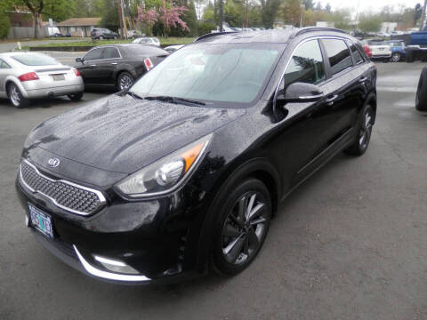 2017 Kia Niro Touring Launch Edition FWD photo