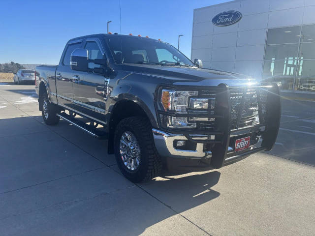 2017 Ford F-350 Super Duty Lariat 4WD photo