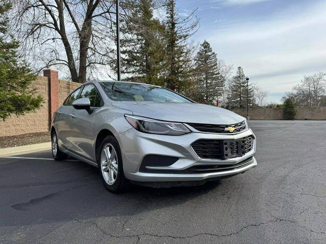 2017 Chevrolet Cruze LT FWD photo