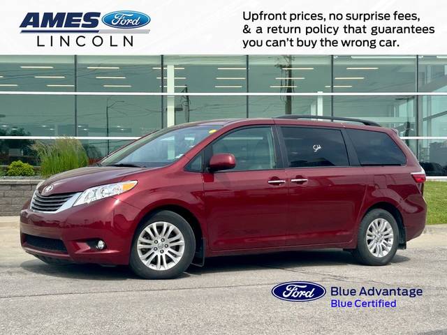 2017 Toyota Sienna XLE Premium FWD photo