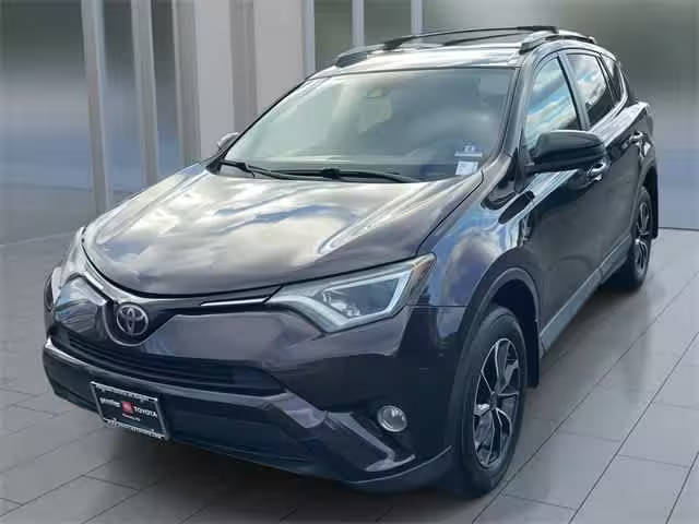 2017 Toyota RAV4 LE AWD photo