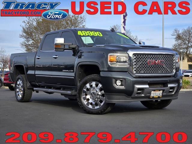 2017 GMC Sierra 2500HD Denali 4WD photo