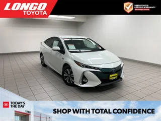 2017 Toyota Prius Prime Advanced FWD photo