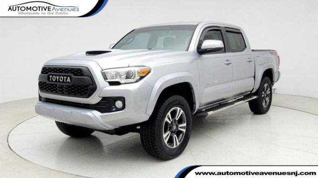2017 Toyota Tacoma TRD Sport 4WD photo