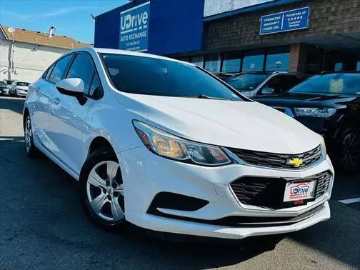 2017 Chevrolet Cruze LS FWD photo