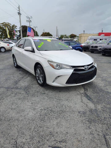 2017 Toyota Camry SE FWD photo