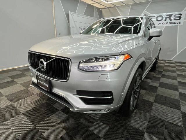 2017 Volvo XC90 Momentum AWD photo