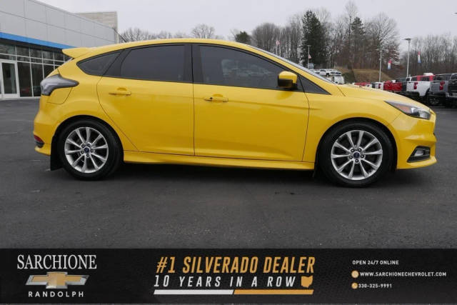 2017 Ford Focus ST FWD photo