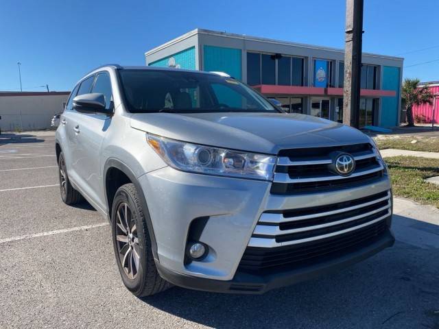 2017 Toyota Highlander XLE FWD photo
