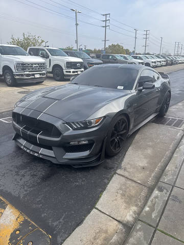 2017 Ford Mustang Shelby GT350 RWD photo