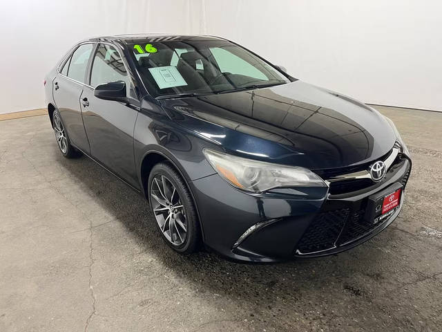 2016 Toyota Camry XSE FWD photo