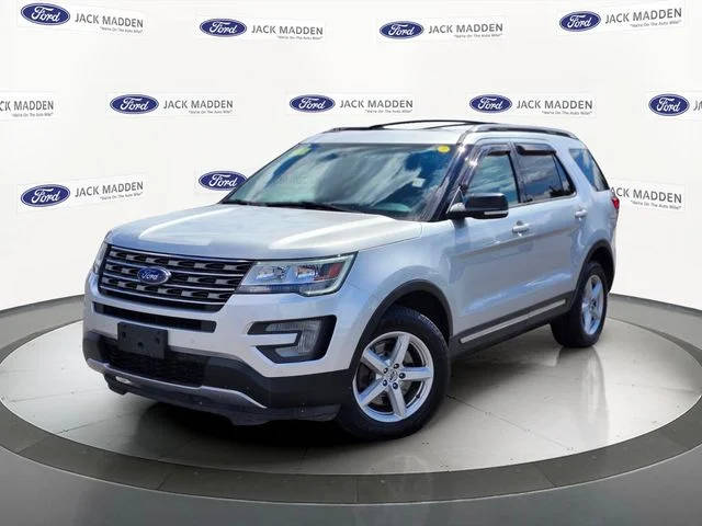 2017 Ford Explorer XLT 4WD photo