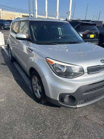 2017 Kia Soul Base FWD photo