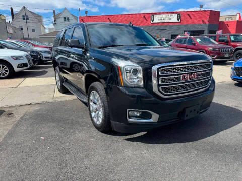 2017 GMC Yukon SLT 4WD photo