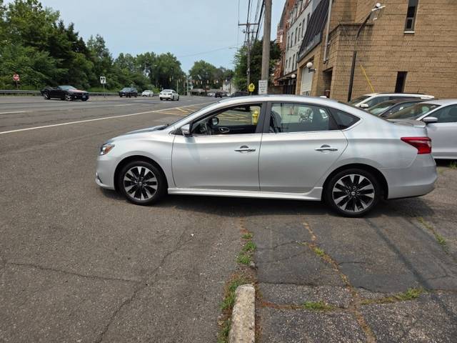 2017 Nissan Sentra SR FWD photo