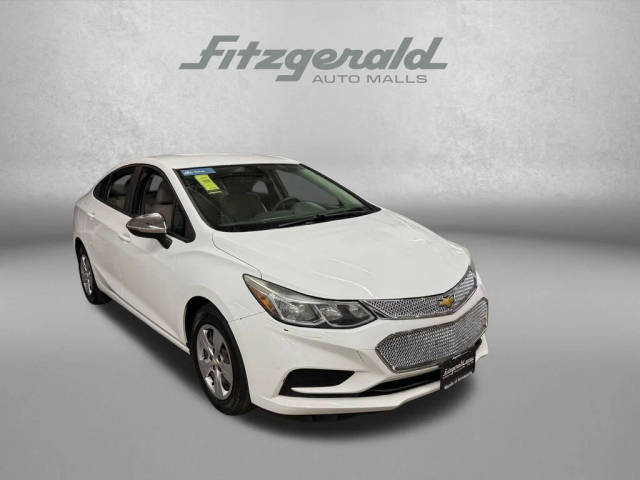 2017 Chevrolet Cruze LS FWD photo