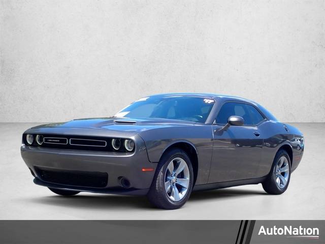 2017 Dodge Challenger SXT RWD photo