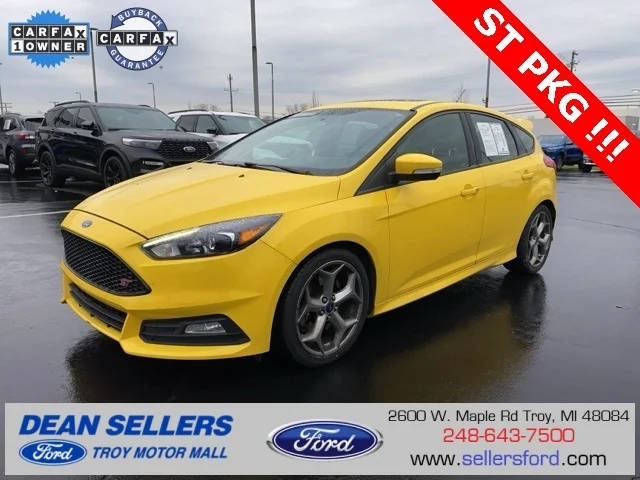 2017 Ford Focus ST FWD photo