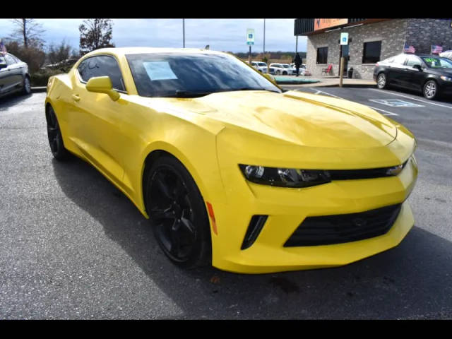 2017 Chevrolet Camaro 2LT RWD photo