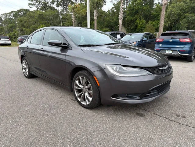 2015 Chrysler 200 S FWD photo