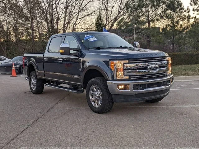 2017 Ford F-250 Super Duty Lariat 4WD photo