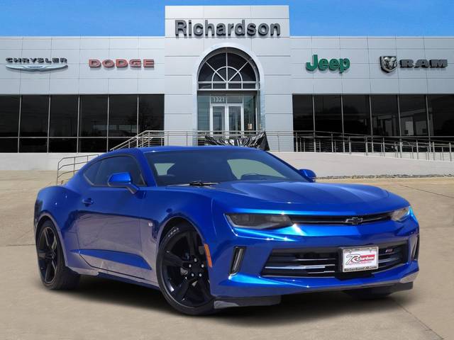 2017 Chevrolet Camaro 1LT RWD photo