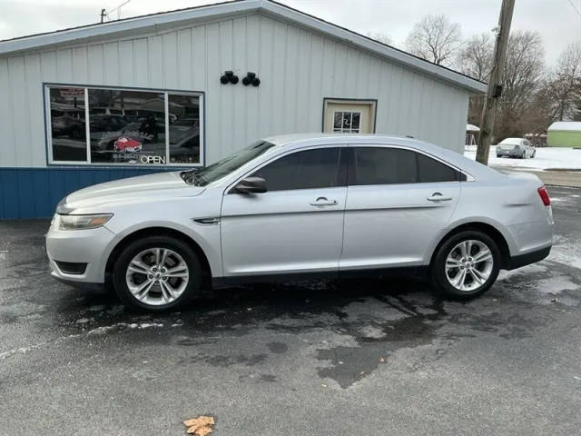 2017 Ford Taurus SE FWD photo