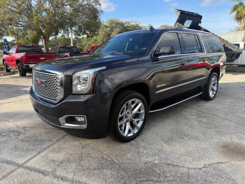2017 GMC Yukon XL Denali RWD photo