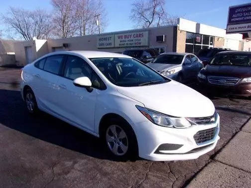 2017 Chevrolet Cruze LS FWD photo