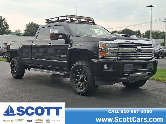 2017 Chevrolet Silverado 2500HD High Country 4WD photo