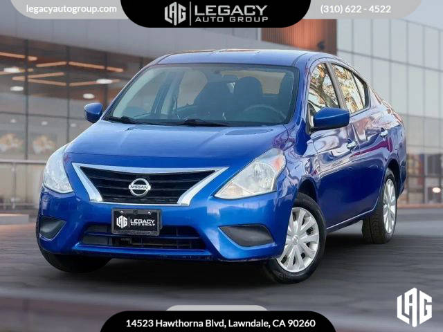 2016 Nissan Versa S FWD photo