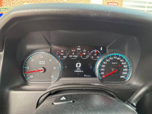 2017 Chevrolet Suburban LT 4WD photo