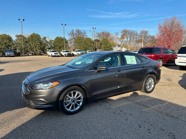 2017 Ford Fusion SE FWD photo