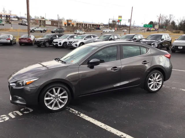 2017 Mazda 3 Touring FWD photo