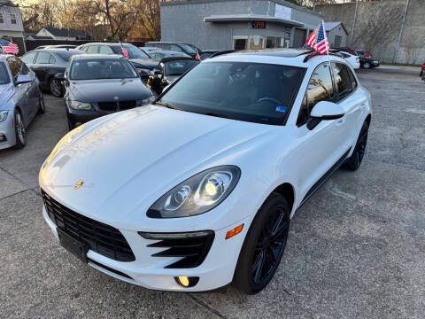 2017 Porsche Macan AWD photo