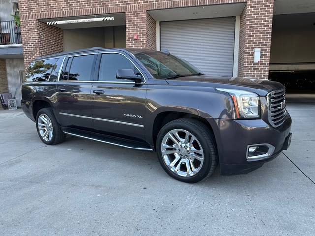 2017 GMC Yukon XL SLT 4WD photo